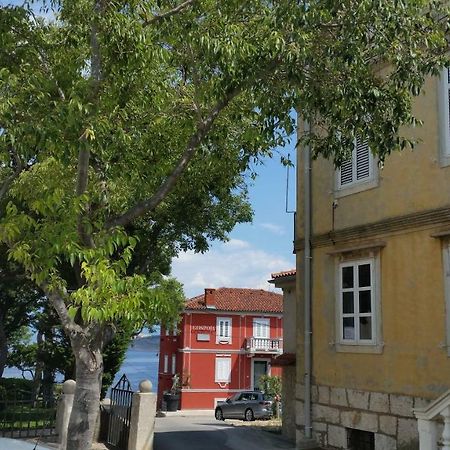 Apartment Palazzo Sare Vrbnik  Exterior photo