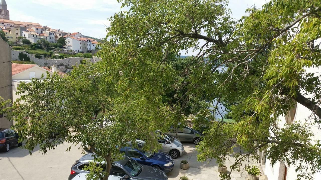 Apartment Palazzo Sare Vrbnik  Exterior photo